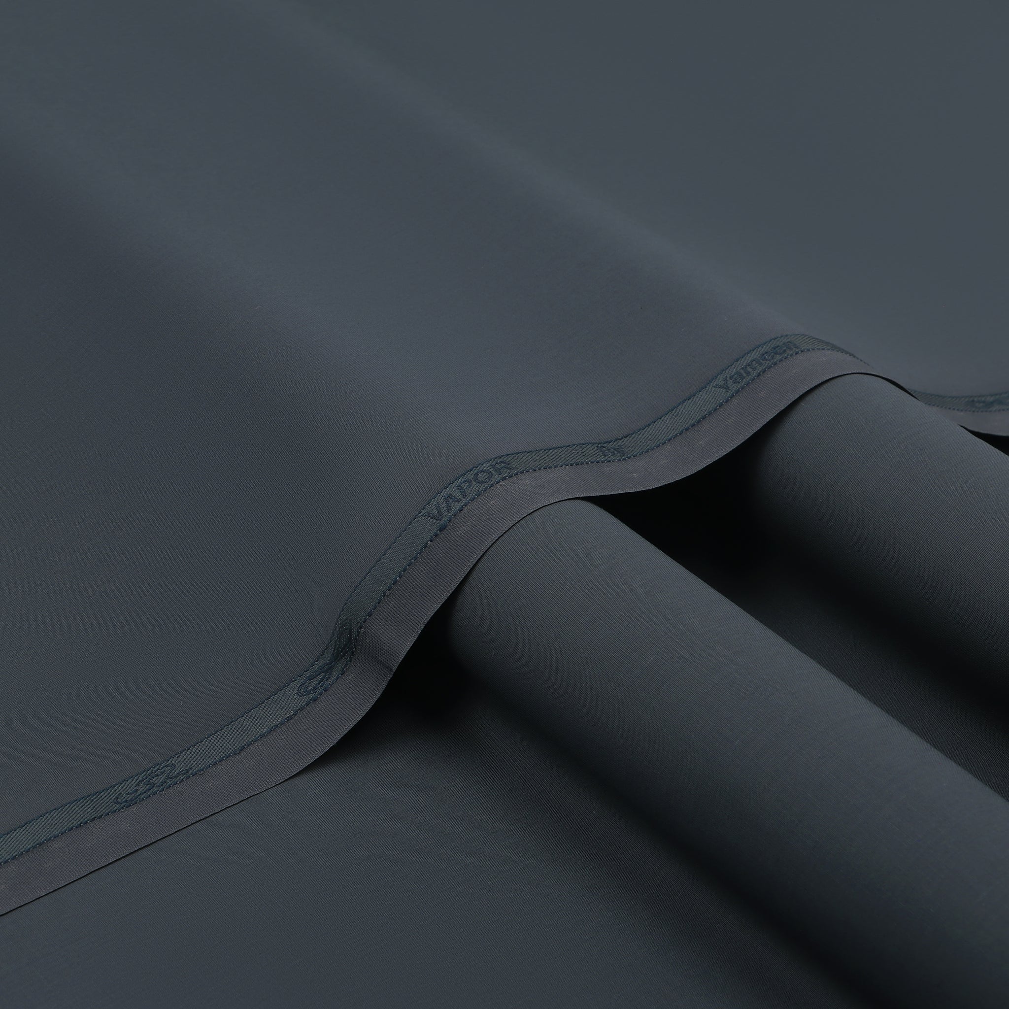 Vapor Dark – Premium Charcoal Blue Wash & Wear Fabric (4.5 Meter / 177 Inches)